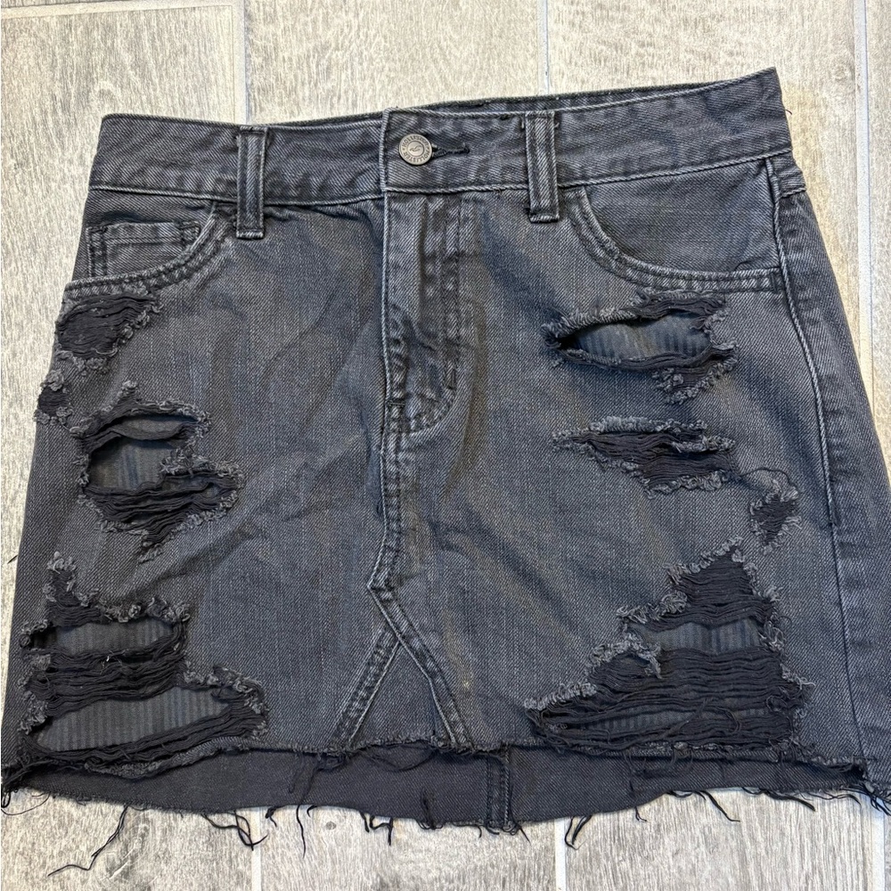 Hollister Black Mini Skirt Casual Distressed Size 1 High Rise 25 in waist
